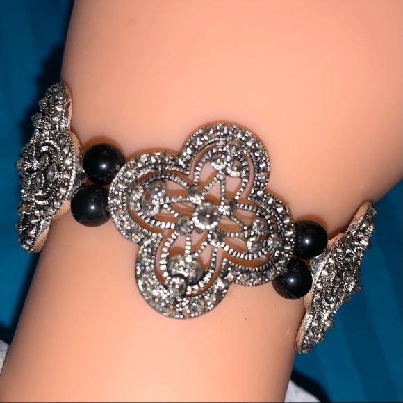 Victorian Styling of Marcasite Inspired Stretch Bracelet - Picture 2 of 9